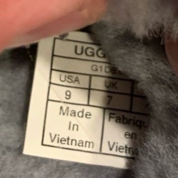 Ugg slippers size W-9 - Picture 6 of 6